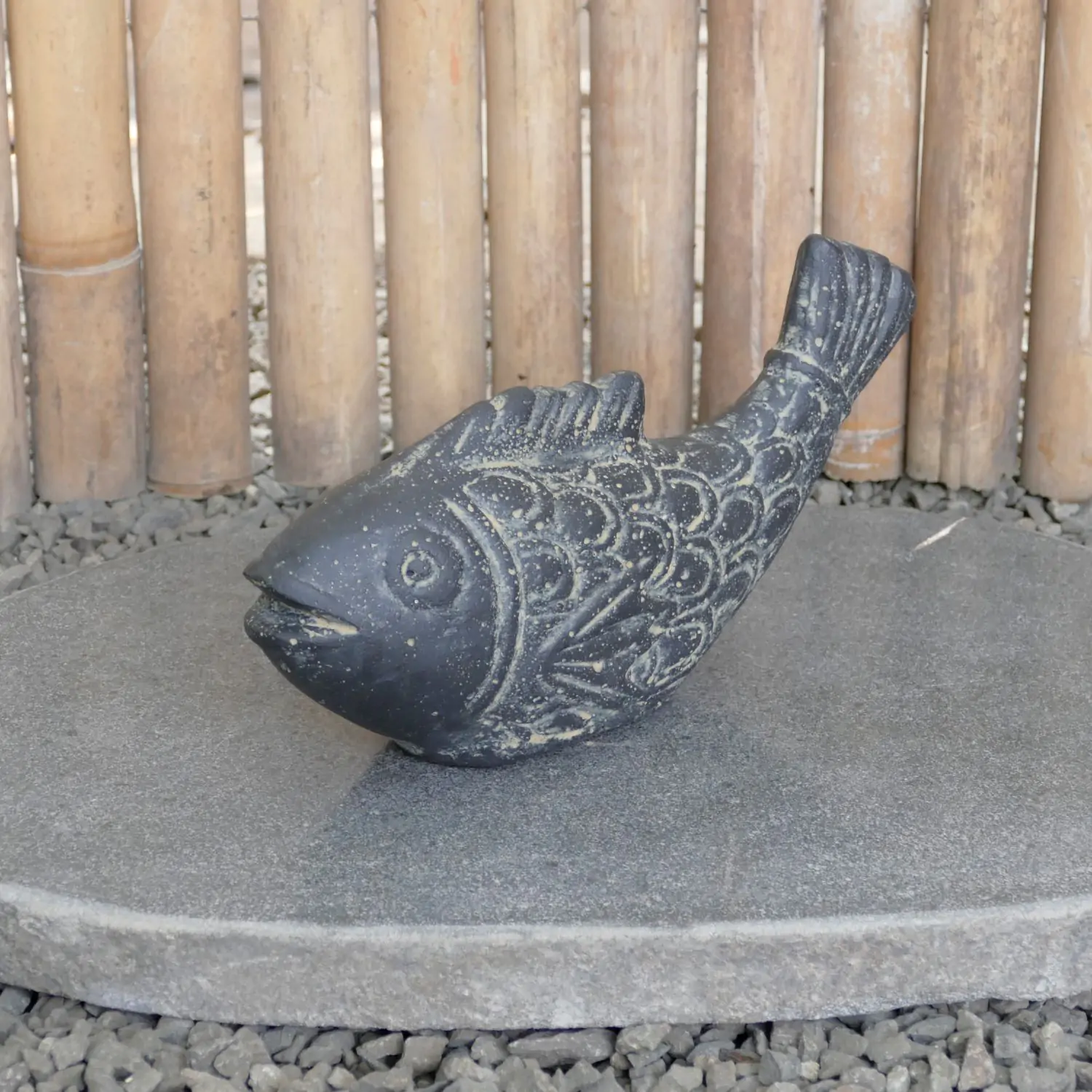  Product image 3 of the product “Fish, 28 cm L | Cast stone, handcrafted & coloured 28 cm”